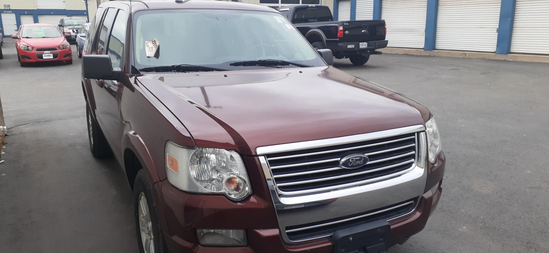 2010 Ford Explorer XLT 4.0L 4WD (1FMEU7DE4AU) with an 4.0L V6 SOHC 16V engine, 5-Speed Automatic transmission, located at 2015 Cambell Street, Rapid City, SD, 57701, (605) 342-8326, 44.066433, -103.191772 - CARFAX AVAILABLE - Photo#4